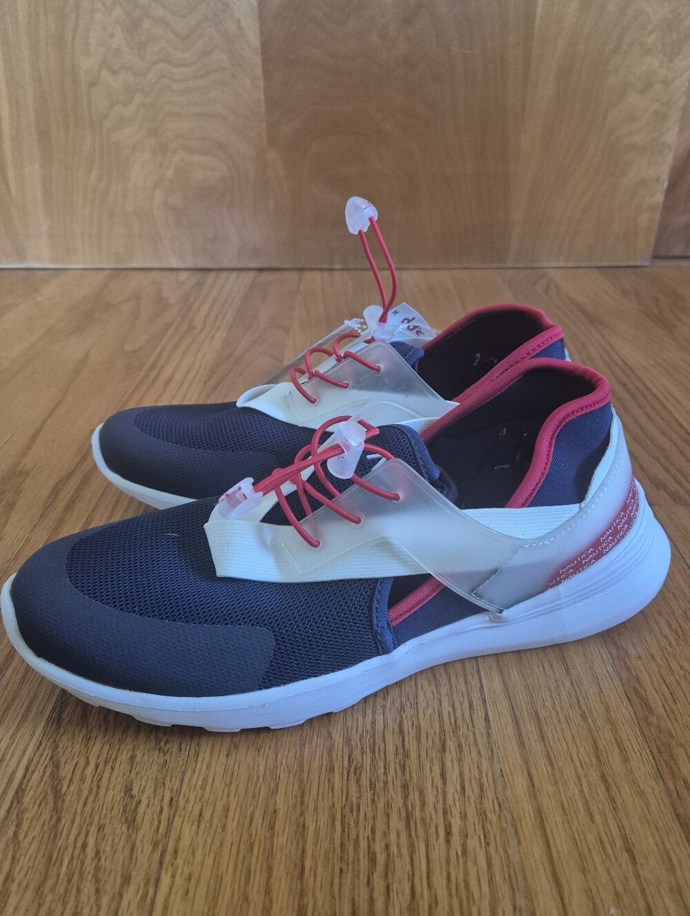 Nautica Women's Athletic Slip-On Sneakers in Navy with Red Trim, size 10 NWOB